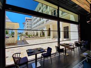 Guillotina Electrica Ventana de ventilación de vidrio Elevador de ventana exterior grande para ventanas de aluminio Ventana corredera vertical - Product Image 6