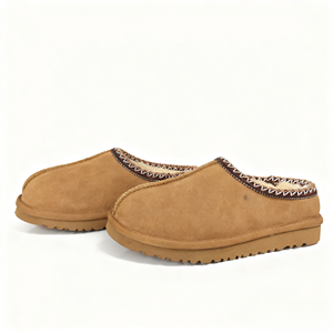 <span class=keywords><strong>Pantofole</strong></span> Taz Classiche UGG di Alta Qualità Collezione Autunno/Inverno 2025 con Suola Alta 1 cm, Ampia Imbottitura in Cotone, Calde e alla Moda con Logo - Product Image 4
