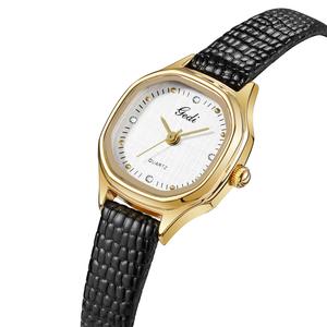 Reloj de cuarzo retro de moda con esfera exquisita y compacta con patrón de tela de nicho de lujo ligero - Product Image 4