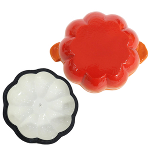 Four à pain en fonte émaillée en forme de citrouille orange avec couvercle - Product Image 5
