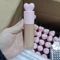 Fond de teint liquide vegan 30 ml, 30 couleurs, marque privée, fini mat, logo personnalisé, longue tenue, couvrance totale, tube en forme de cœur rose