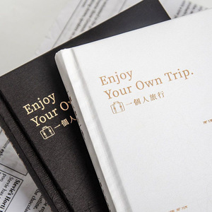 <span class=keywords><strong>Libro</strong></span> con Copertina Rigida Personalizzata di Alta Qualità, Nome in Lamina d'Oro, Carta Pregiata, Stampa a Colori Completa - Product Image 1