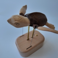 Figurines en bois naturel avec mécanisme à engrenages intégré, décoration de table moderne pour la maison, en noyer noir et hêtre, artisanat en bois pour la Fête des Pères