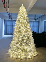 Sapin de Noël en PE floqué blanc de luxe de haute qualité avec pommes de pin LED blanc chaud et base autoportante pour décoration intérieure festive