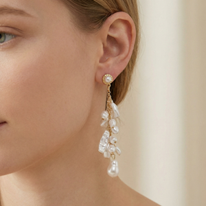 Boucles d'oreilles pendantes longues en perles baroques artistiques, style vintage, avec chaîne dorée et pompon, multi-perles, bijoux fantaisie pour femme - Product Image 1