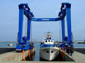 Palans mobiles autopropulsés de 100 à 200 tonnes, système de levage double, moteur, boîte de vitesses, cabine, télécommande pour le levage de yachts, chantier naval, marine - Product Image 6