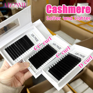 Abonnie Lashes: Extension ciglia morbide e affusolate in PBT coreano, a ventaglio, con curvatura densa e consistenza dalla base alle punte, per rivenditori all'ingrosso - Product Image 5