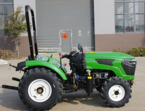 Tracteur 4x4 de 200 CV avec châssis de sécurité et boîte de vitesses 8+2 pour le carthame - Product Image 6