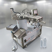 Machine de remplissage d'eau pure en sachets avec buse d'aspiration automatique à deux extrémités de type rotatif, pompe intégrée, production horaire de 2000 bouteilles