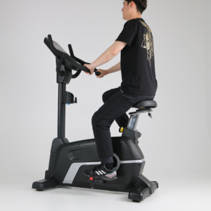 Venta al por mayor de fábrica, equipo de gimnasio comercial de alta calidad, <span class=keywords><strong>bicicleta</strong></span> estática para ejercicio interior, <span class=keywords><strong>bicicleta</strong></span> giratoria magnética Vertical magnética - Product Image 6