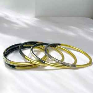 Brazaletes Únicos de Cuerno de Búfalo, Artesanía Natural, Joyería Hecha a Mano para Mujer, Estilo Sostenible, Moda Étnica y Uso Diario - Product Image 1