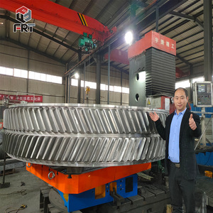Les fabricants de Luoyang produisent des machines de fraisage CNC de précision pour les engrenages de racks à chevrons robustes et les machines de découpe d'engrenages. - Product Image 2