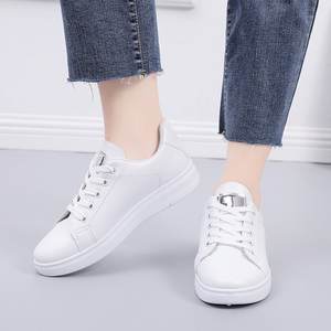 Zapatillas Blancas Pequeñas para Todas las Estaciones Nueva Moda Color Puro Zapatos de Mujer Casual Versátiles de Uso Diario Zapatos Deportivos Individuales para Mujer - Product Image 3
