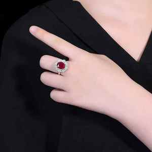 Anillo de Rubí Natural Sin Calentar de 5.35ct en Oro de 18K con Halo de Diamantes Laterales, 107 Piezas en Total, 1ct, Certificado AIGS+NGTC - Product Image 4