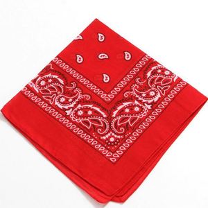 Bandana personnalisée OEM avec logo, texte ou image, idéale pour les uniformes d'équipe et la visibilité de la marque lors de toute occasion - Product Image 3