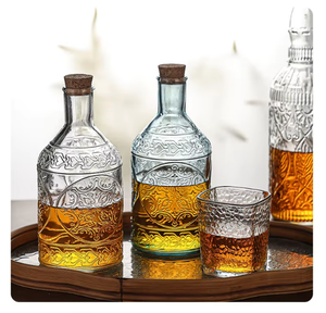 Botella de Vidrio Vacía de Forma Personalizada de 500 ml y 700 ml para Ron, Whisky, Licor, Ginebra, Vino, Vodka, con Tapón de Madera y Serigrafía - Product Image 5