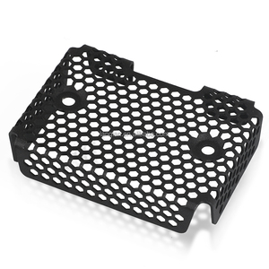 Accessoires moto redresseur garde pour <span class=keywords><strong>Ducati</strong></span> <span class=keywords><strong>Monster</strong></span> <span class=keywords><strong>797</strong></span> couvercle refroidisseur d'huile pour <span class=keywords><strong>Ducati</strong></span> Monster797 Plus Monster797 2018-2020 - Product Image 5