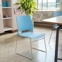 Pas cher Empilable Sans Accoudoir Design Simple Bleu Coloré Chaises En Plastique De Bureau Chaise De Salle À Manger En Gros