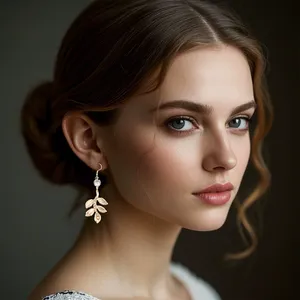 Pendientes de Moda con Borlas de Circonio, Chapados en Oro, Aleación de Cobre, Accesorios para Despedida de Soltera, Diseño de Diosa Griega - Product Image 3