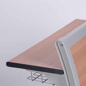 Escritorios y Sillas Henmei Row 340 Fijos con Pasamanos para Uso en Aulas - Product Image 1