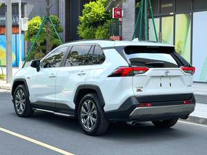 Toyota RAV4 2.0L CVT SUV Usado 2023 – Edición Platino 20 Aniversario, SUV Japonés Espacioso para Exportación - Product Image 4