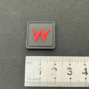 Patch PVC 3D souple personnalisé avec logo de marque, conception sur mesure, badge en caoutchouc souple PVC, à coudre ou thermocollant, sans minimum de commande - Product Image 3