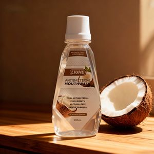 Collutorio all'Olio di Cocco e Menta Piperita - Collutorio Senza Alcool per Alito Fresco, Denti Bianchi e Salute Dentale e Gengivale - Product Image 1