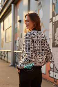 Chaqueta Bomber de poliéster de terciopelo ligero de moda para mujer Diseño elegante Ajuste cómodo Perfecto para ropa informal India - Product Image 3
