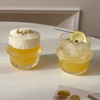 Hutförmiges Glas-Trinkgefäß 260ml Kreatives Geripptes Eiskaffee-Glas Whiskey-Cocktailglas für Saft Getränke Bar Restaurant