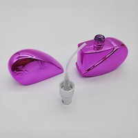 Vaporisateur de parfum en verre vide coloré en forme de coeur portable 25ml avec placage UV pour femmes