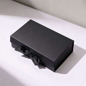 Boîte cadeau pliante de luxe grand format avec couvercle magnétique rose, finition brillante ou mate personnalisée avec logo imprimé UV pour l'emballage des chaussettes - Product Image 2