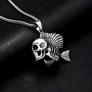 Collar de hombre de acero inoxidable con colgante de esqueleto de pez y calavera y cadena de 60 cm de Yunnique - Product Image 2