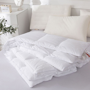 Edredones de Hotel al por Mayor, Rellenos de Algodón Puro de una Sola Pieza, Edredones Acolchados con Relleno de Fibra de Nueve Agujeros, Tejido Liso para Casas de Huéspedes y B&Bs - Product Image 3