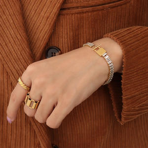 2022 लक्जरी 18k सोना मढ़वाया निविड़ अंधकार और धूमिल नि: शुल्क क्रिस्टल प्रशस्त टॉगल ताला स्टेनलेस स्टील कंगन फैशनेबल गहने - Product Image 4