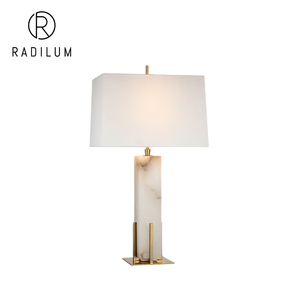 Lampada da Tavolo Moderna in Alabastro, Decorazione di Lusso per Camere d'Albergo, Colonna Rettangolare in Pietra, Base in Ottone a Gabbia, Grande Lampada da Tavolo Gironde in Tessuto - Product Image 1
