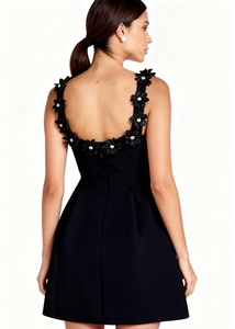 Nouvelles Robes Décontractées Amples à Bretelles Fines et Col Halter avec Poches à Motifs Floraux pour Femmes – Tendance Mode - Product Image 6