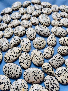 Pierre précieuse en vrac pour la fabrication de bijoux pierre polie tachetée crème et noire - Product Image 5