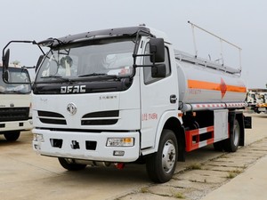 Camion-citerne 4*2 117HP 10m³ en acier/alliage d'aluminium, adapté au transport d'eau/huile/liquides industriels - Product Image 1