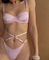 Ensemble de lingerie en satin pour femme - Soutien-gorge à armatures avec string à bretelles et coupe haute en blanc ivoire et 6 autres couleurs différentes