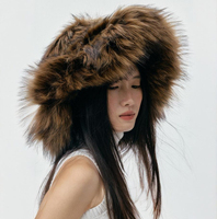 Gorro de invierno de felpa para mujer, cálido y esponjoso, estilo pescador, gorro de piel sintética.