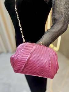 Bolsos de Noche de Moda 2026: Carteras Plisadas Tipo Clutch para Mujer, Bolsos de Hombro con Cadena, Bolsos de Mensajero Elegantes, Bolsos de Satén de Diseño Tipo Almohada - Product Image 5