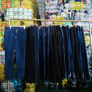 Pantalon en jean d'été d'occasion pour femmes adultes Balles de vêtements usagés - Product Image 2