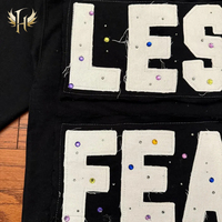 T-shirt surdimensionné personnalisé en coton épais coupe carrée cousu épaule tombante avec strass brodés et patch appliqué pour hommes