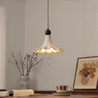 Lustre de restaurant Lihe style vintage français, lampe murale LED suspendue moderne et minimaliste en céramique crème, motif fleur d'hibiscus