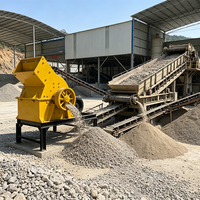 Convient pour le calcaire, le granit, les déchets de construction, les pierres de rivière, le minerai d'or. Concasseur à marteaux mobile pour machine de broyage de sable fin