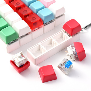 Venta al por mayor de fábrica: Llavero de teclado mecánico de plástico, botón pulsador antiestrés, juguete para aliviar el estrés, llaveros y juguetes. - Product Image 3