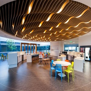 Mới Nhất Pop Trang Trí Sóng Trần Giả Thiết Kế Sóng Vật Liệu Xây Dựng Trắng 3D Kim Loại Nhôm Acoustic Trần Bảng Điều Chỉnh - Product Image 2