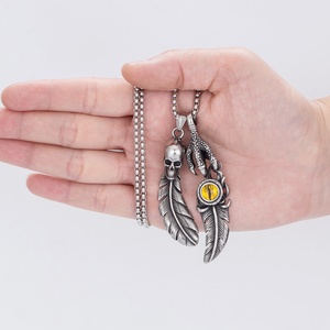 Collar de acero de titanio Gojo Goro Big Claw Feather Devil's Eye INS Hip Hop Vintage Collar Hombre - Product Image 4