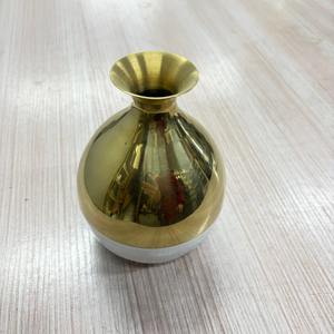 Jarrón de Latón Dorado Mecanizado por CNC - Acabado de Lujo con Certificación ISO9001 para Arreglos Florales de Mesa - Product Image 2