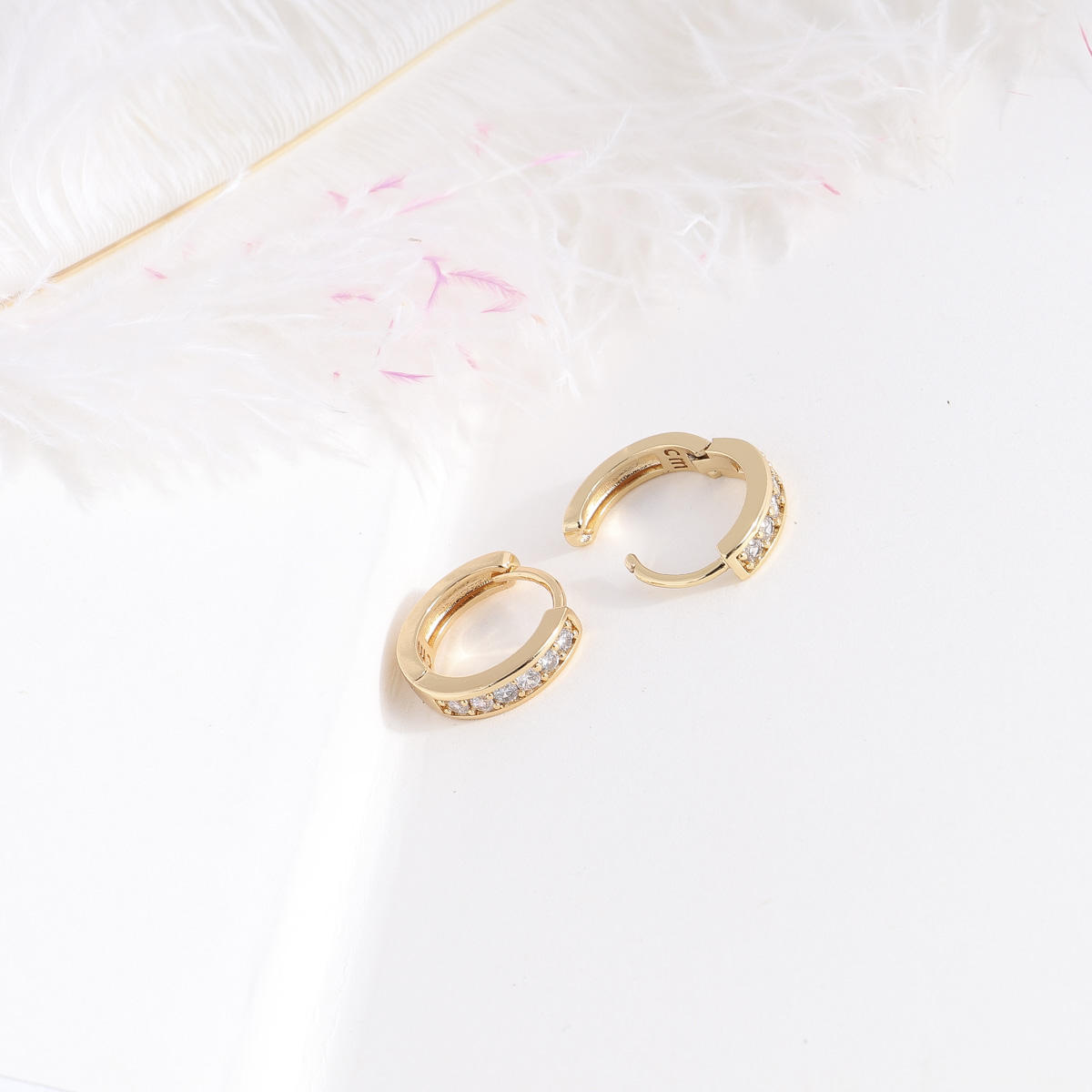 diamond gold hoop earrings